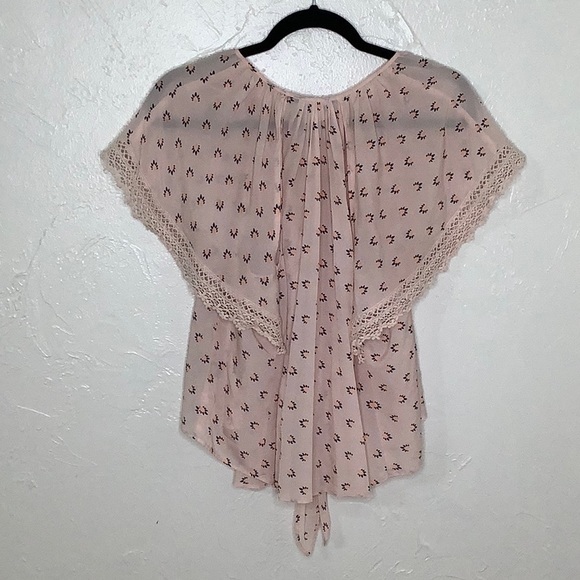 Victoria’s Secret front tie back splits lace trim floral blouse size Small EUC - Picture 5 of 14